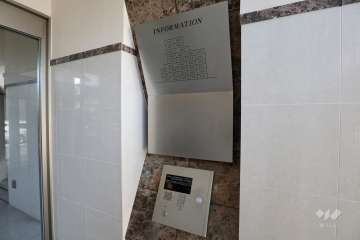 オートロックの操作盤、案内板