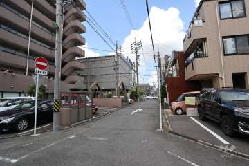 敷地北側の前面道路