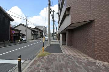 敷地南側の前面道路