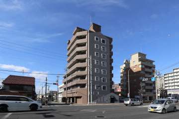 栄生アイリスの外観（南東側から）