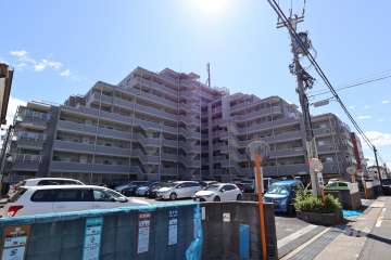 ファミリアーレ庄内緑地公園の外観（北東側から）