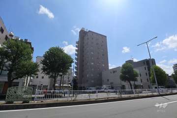 シャンボール天神山の外観（北西側から）