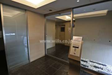 エントランスはオートロック付きです。