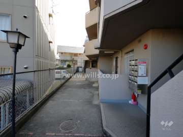 敷地内の通路、共用ポスト
