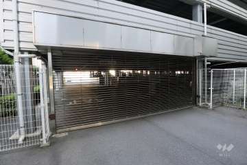 駐車場の出入口