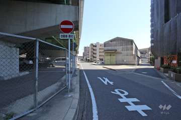 敷地北側の前面道路