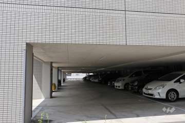 敷地内駐車場（屋内平面式）