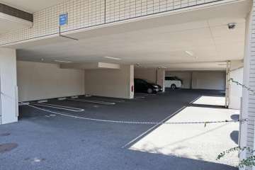 敷地内駐車場（屋内平面式）