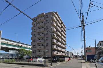 宝マンション見寄公園の外観（南西側から）