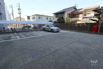 敷地内駐車場（屋外平面式）