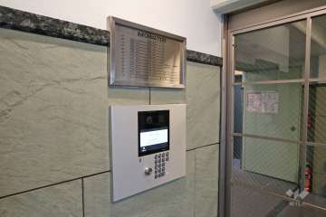 オートロックの操作盤、案内板