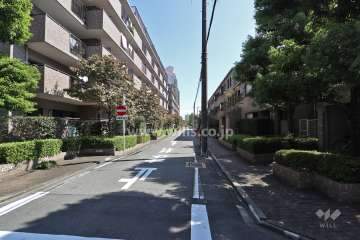 敷地南側は笹塚町線第3号に面しています。