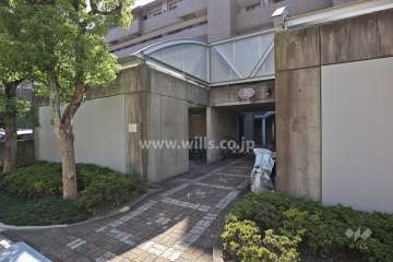 北側通用口のアプローチ