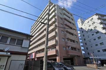 ファミリアーレ山木の外観（南東側から）