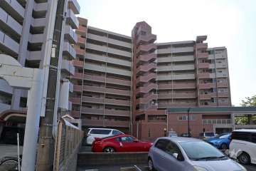 ファミリアーレ山木の外観（北東側から）