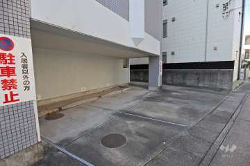 敷地内駐車場（屋外平面式）