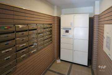 宅配ボックスと共用ポスト