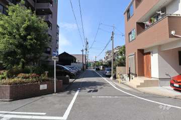 敷地北側の前面道路