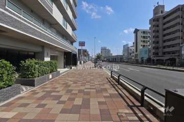 敷地東側は国道22号に面しています。