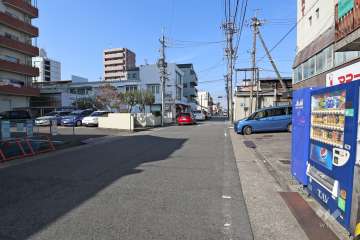 敷地東側の前面道路