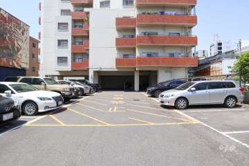 敷地内駐車場（屋外平面式）