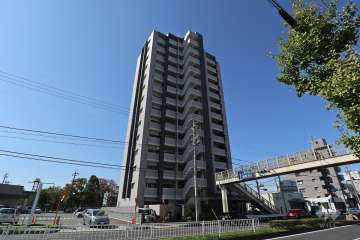 ファミリアーレ上小田井レジデンスの外観（北東側から）