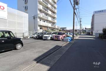 敷地内駐車場（屋外平面式）