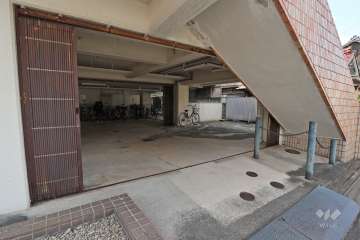 敷地内駐車場（屋内平面式）