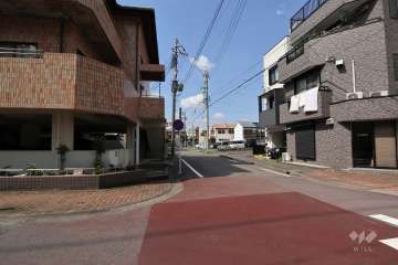 敷地北側の前面道路