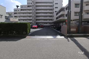 駐車場の出入口