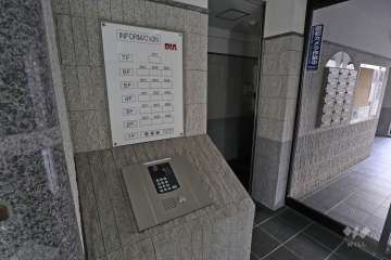 オートロックの操作盤、案内板