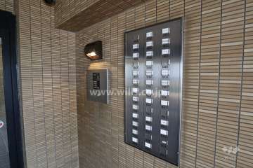 オートロックの操作盤、案内板