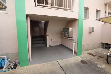 住戸入り口（共用ポスト）