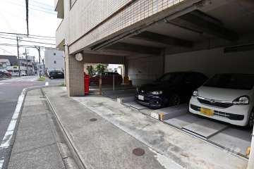 敷地内駐車場（屋内機械式）