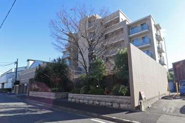 グランドメゾン城西三丁目の外観（北西側から）