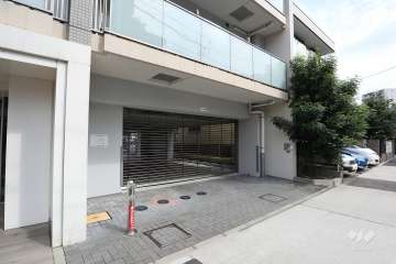 駐車場出入り口・敷地内駐車場（屋外平面式）