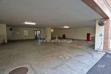 敷地内駐車場（屋内平面式/北館）