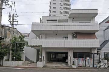 荘苑浄心本通A棟の外観（西側から）