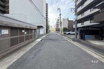 敷地北側の前面道路(東側から)