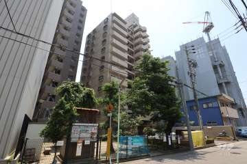 ライオンズマンション浅間町南の外観（北東側から）