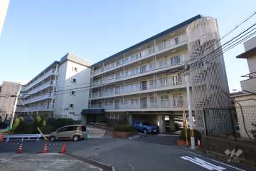 関大前スカイハイツＡ棟の外観（北西側から）