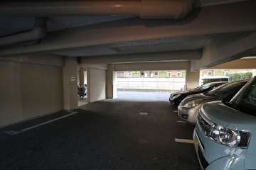 敷地内駐車場（屋内平面式）
