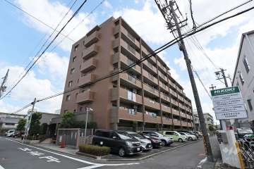 ロイヤルマンション則武新町の外観（南西側から）