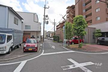 敷地北側の前面道路