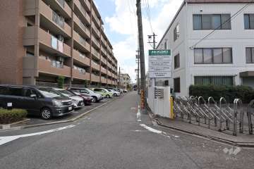 敷地南側の前面道路