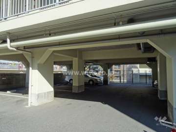 敷地内駐車場（屋内平面式）
