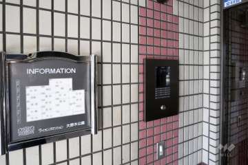 オートロックの操作盤、案内板