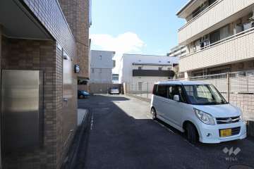 駐車場出入り口・敷地内駐車場（屋外平面式、屋外機械式）