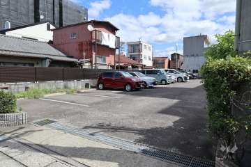 敷地内駐車場（屋外平面式）