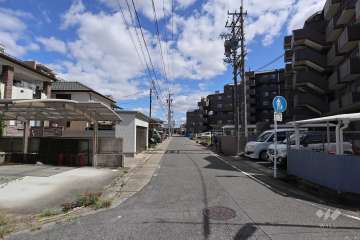 敷地北側の前面道路